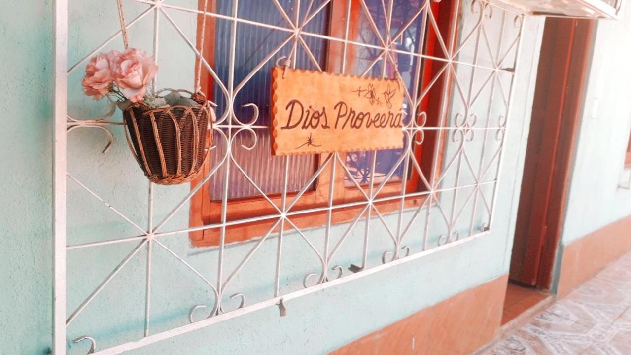 Auberge de jeunesse Alojamiento Picaflor Iguazu à Puerto Iguazú Extérieur photo