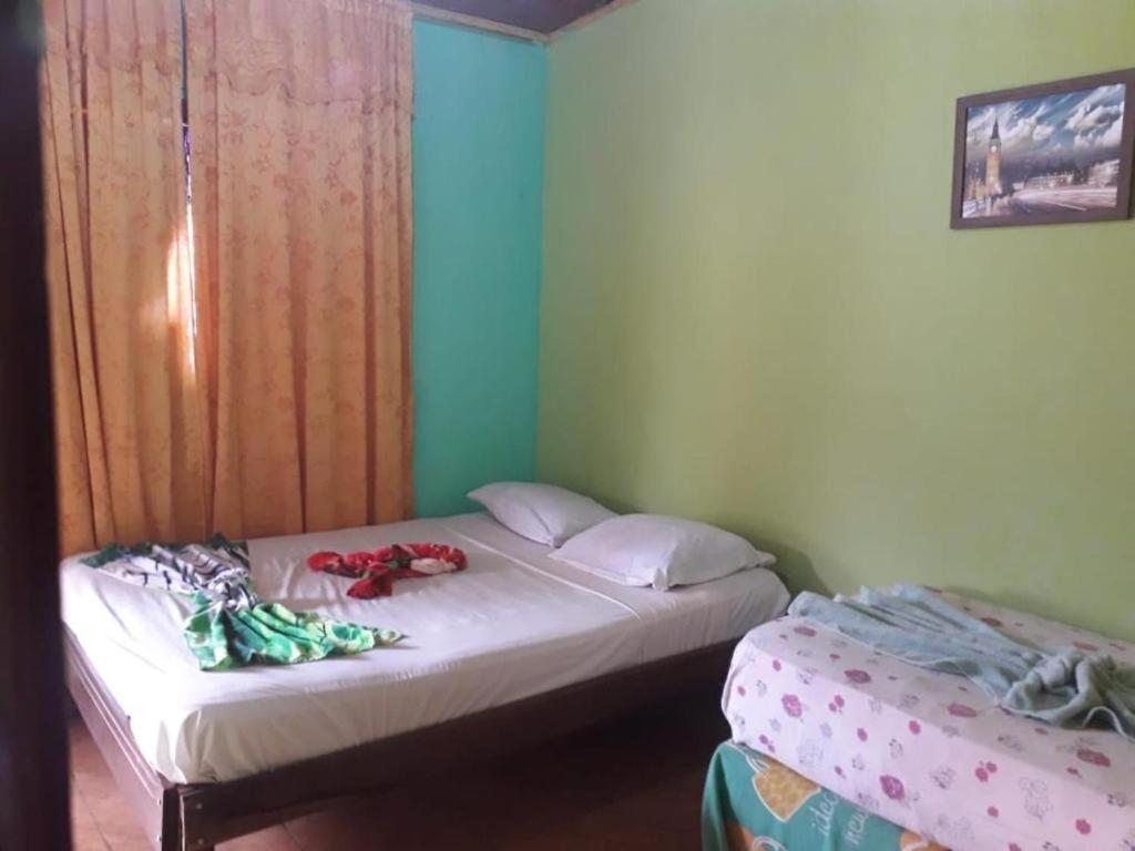Auberge de jeunesse Alojamiento Picaflor Iguazu à Puerto Iguazú Extérieur photo