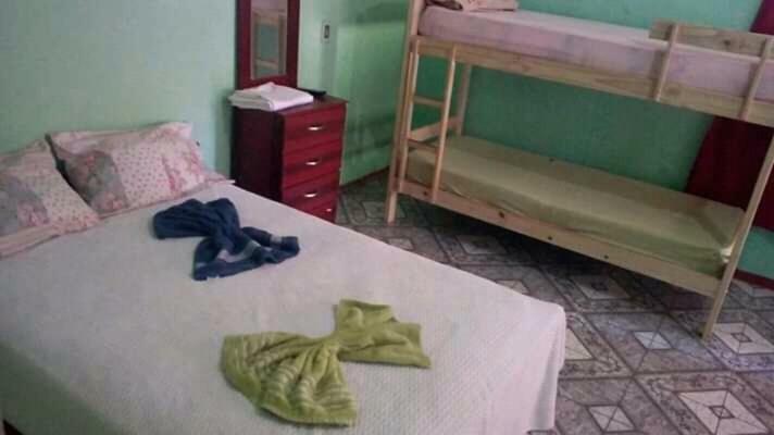 Auberge de jeunesse Alojamiento Picaflor Iguazu à Puerto Iguazú Extérieur photo