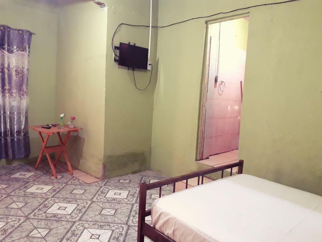 Auberge de jeunesse Alojamiento Picaflor Iguazu à Puerto Iguazú Extérieur photo